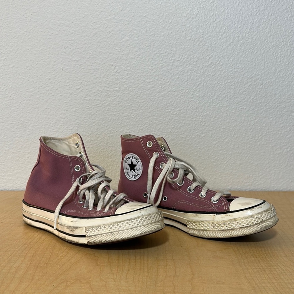 Converse Aura Pink Men's 7 Women's 9
